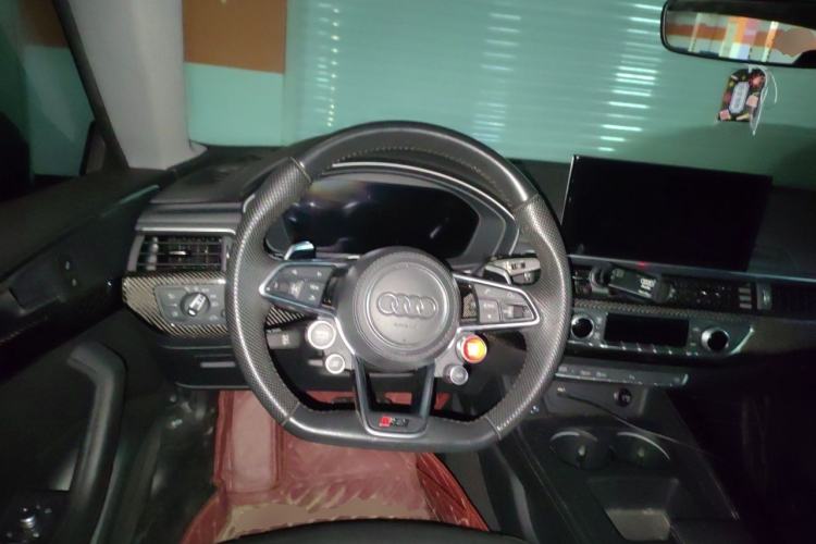Used Audi A5 2021 Sportback 40 TFSI Stylish and Elegant Model Steering Wheel