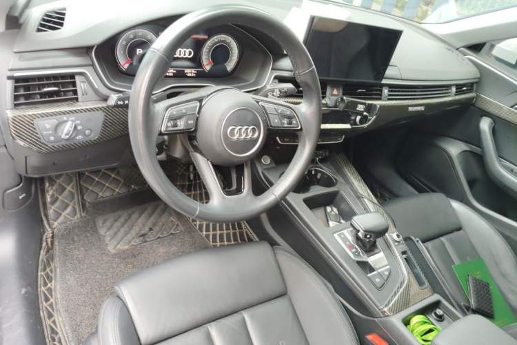 Used Audi A5 2021 Sportback 40 TFSI quattro Luxury Prestige Edition Center Console