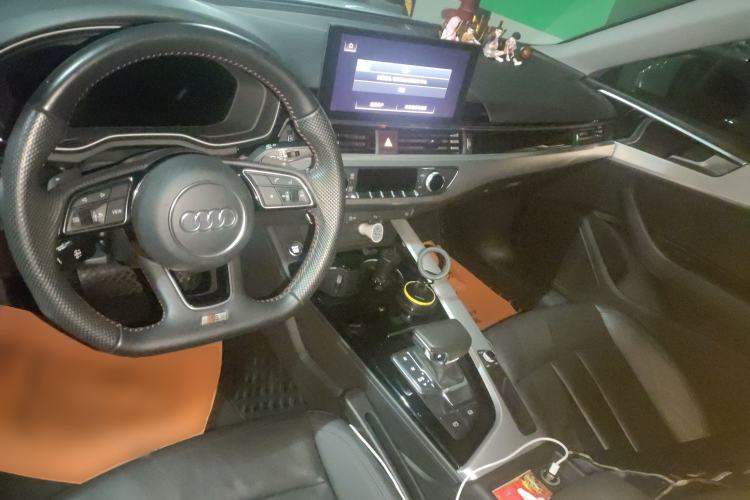 Used Audi A5 2021 Coupe 40 TFSI Fashionable and Dynamic Model Center Console