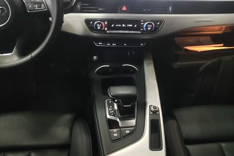 Used Audi A5 2021 Sportback 40 TFSI quattro Luxury Prestige Edition Gear Lever