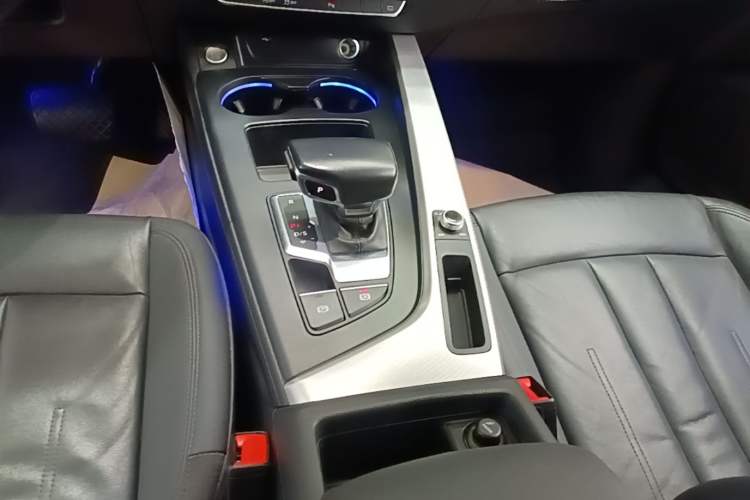 Used Audi A5 2021 Sportback 40 TFSI Fashionable and Dynamic Model Gear Lever