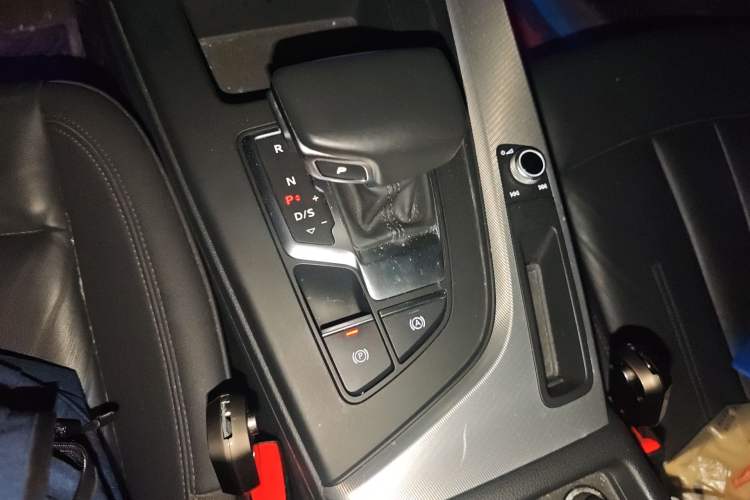 Used Audi A5 2021 Coupe 40 TFSI Fashionable and Dynamic Model Gear Lever