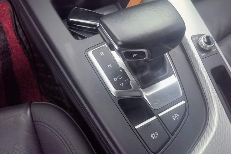 Used Audi A5 2021 Coupe 40 TFSI Fashionable and Dynamic Model Gear Lever