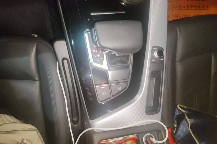 Used Audi A5 2021 Coupe 40 TFSI Fashionable and Dynamic Model Gear Lever