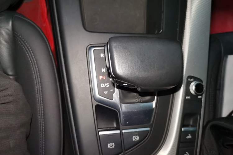 Used Audi A5 2021 Cabriolet 40 TFSI Fashionable and Dynamic Model Gear Lever