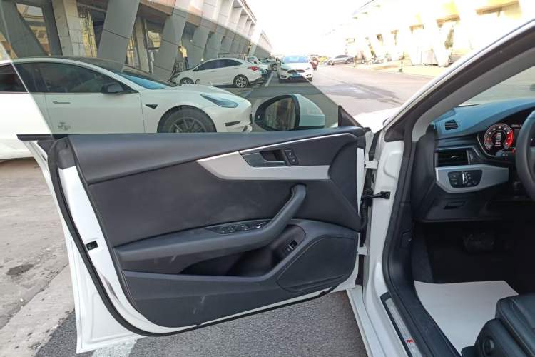 Used Audi A5 2021 Sportback 40 TFSI Stylish and Elegant Model Interior 8