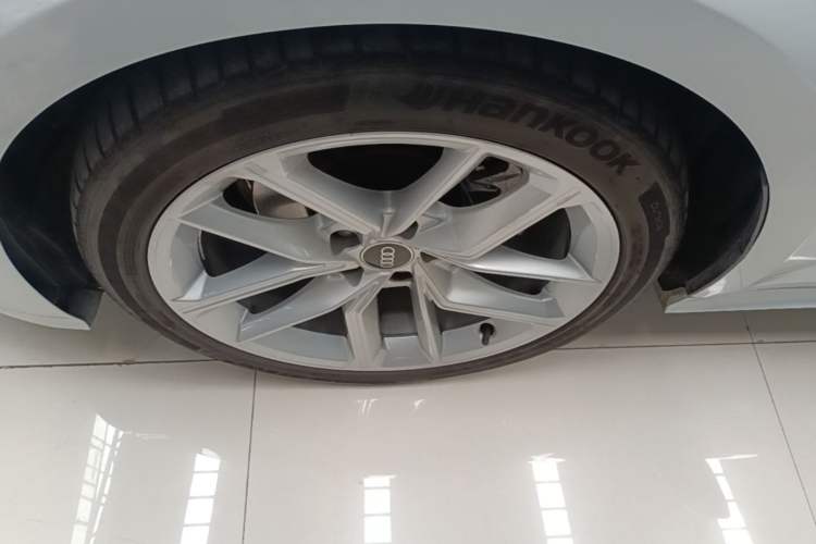 Used Audi A5 2021 Sportback 40 TFSI Fashionable and Dynamic Model Left Front Wheel Hub