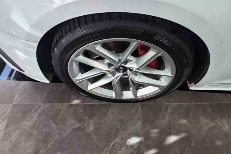 Used Audi A5 2021 Coupe 40 TFSI Fashionable and Dynamic Model Left Front Wheel Hub