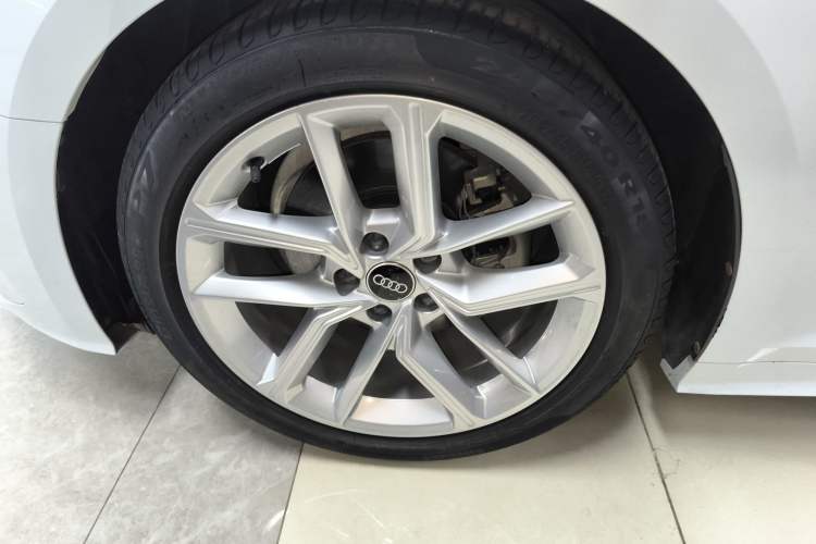 Used Audi A5 2021 Sportback 40 TFSI Fashionable and Dynamic Model Left Front Wheel Hub