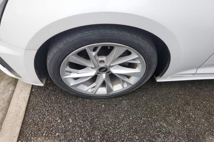 Used Audi A5 2021 Sportback 40 TFSI Stylish and Elegant Model Left Front Wheel Hub