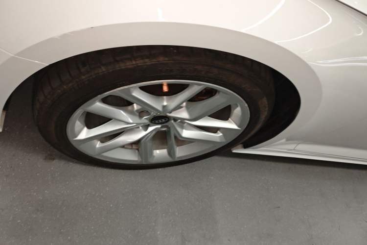 Used Audi A5 2021 Coupe 40 TFSI Fashionable and Dynamic Model Left Front Wheel Hub