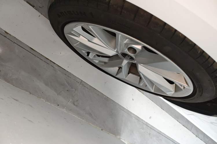 Used Audi A5 2021 Coupe 40 TFSI Fashionable and Dynamic Model Left Front Wheel Hub