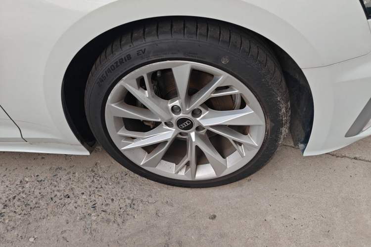 Used Audi A5 2021 Coupe 40 TFSI Fashionable and Dynamic Model Right Front Wheel Hub