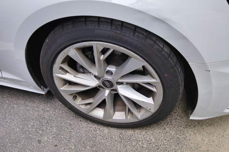 Used Audi A5 2021 Sportback 40 TFSI Fashionable and Dynamic Model Right Front Wheel Hub