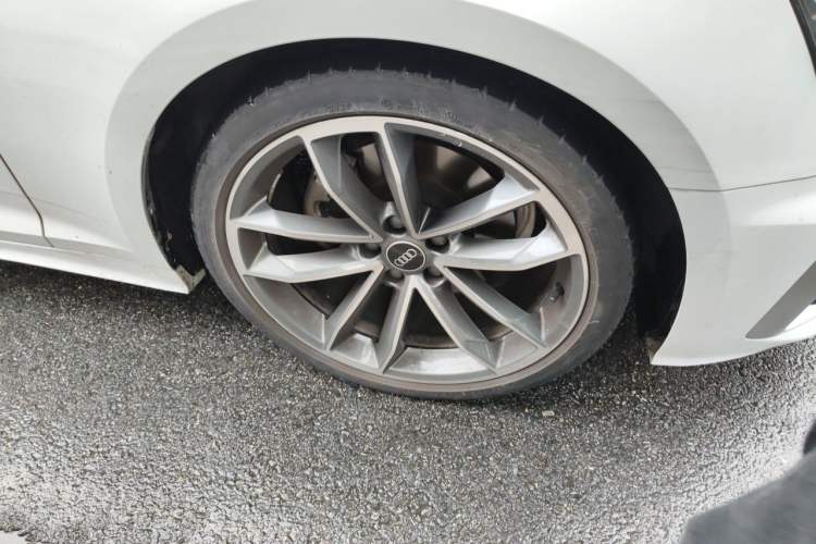 Used Audi A5 2021 Sportback 40 TFSI quattro Luxury Prestige Edition Right Front Wheel Hub