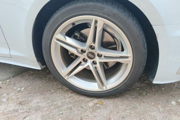 Used Audi A5 2021 Sportback 40 TFSI Fashionable and Dynamic Model Right Front Wheel Hub