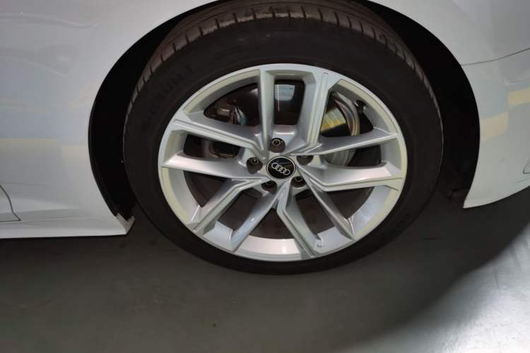 Used Audi A5 2021 Cabriolet 40 TFSI Fashionable and Dynamic Model Right Front Wheel Hub