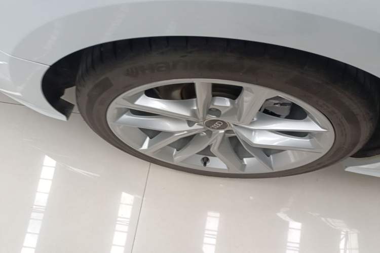 Used Audi A5 2021 Sportback 40 TFSI Fashionable and Dynamic Model Right Rear Wheel Hub