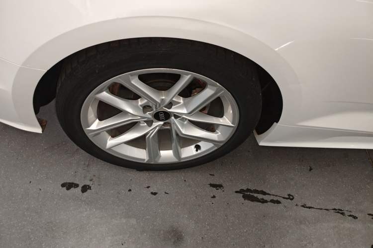 Used Audi A5 2021 Coupe 40 TFSI Fashionable and Dynamic Model Right Rear Wheel Hub