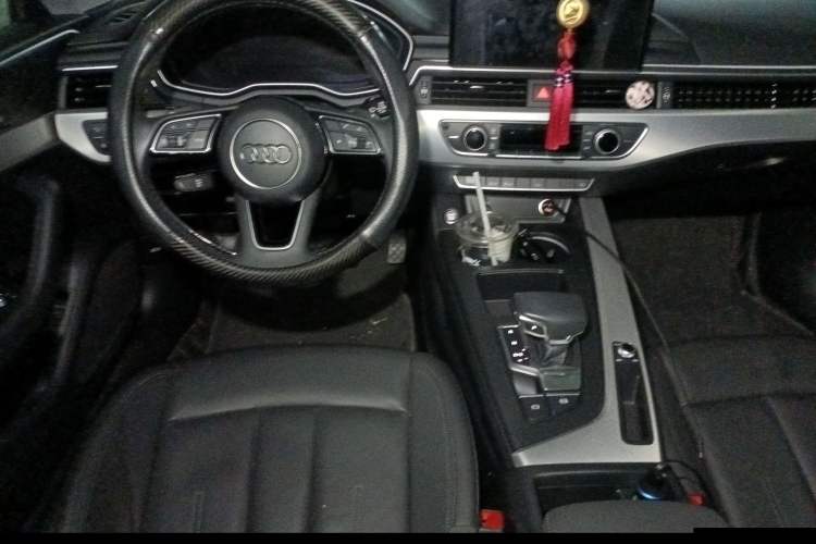 Used Audi A5 2021 Sportback 40 TFSI Stylish and Elegant Model Steering Wheel