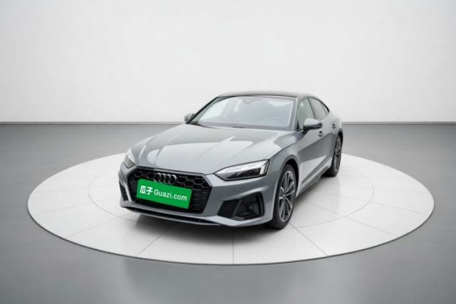 Ojetý Audi A5 2022 Sportback 40 TFSI quattro Luxury Dynamic Model