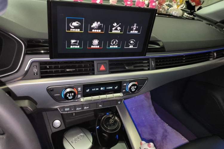 Used Audi A5 2022 Sportback 40 TFSI Fashionable and Dynamic Model Audio And AC Panel