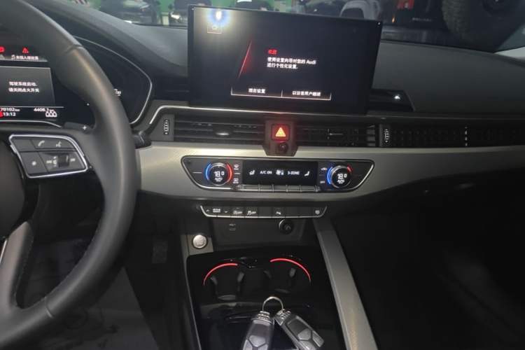 Used Audi A5 2022 Sportback 40 TFSI Fashionable and Dynamic Model Audio And AC Panel