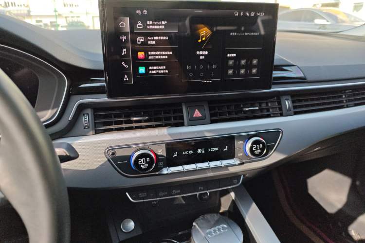 Used Audi A5 2022 Coupe 40 TFSI Fashion Dynamic Model Audio And AC Panel