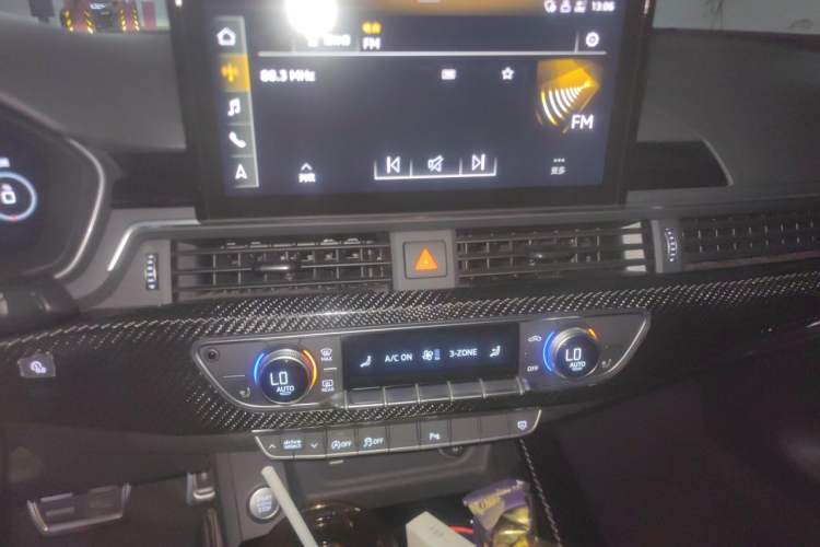 Used Audi A5 2022 Coupe 40 TFSI Fashion Dynamic Model Audio And AC Panel