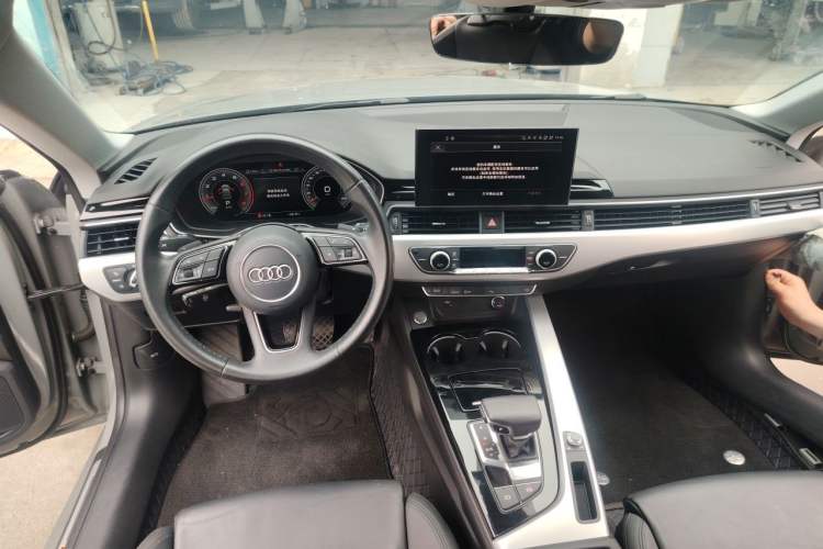 Used Audi A5 2022 Sportback 40 TFSI Fashionable and Dynamic Model Center Console