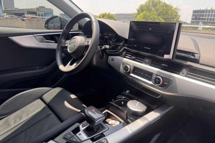 Used Audi A5 2022 Coupe 40 TFSI Fashion Dynamic Model Gear Lever