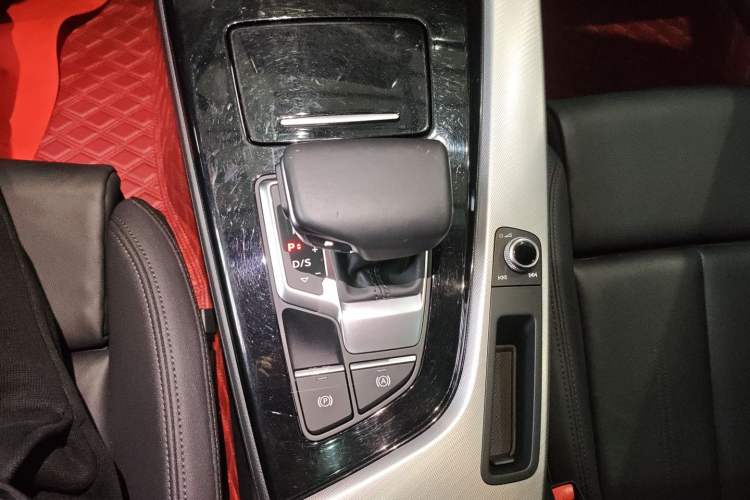 Used Audi A5 2022 Sportback 40 TFSI Fashionable and Dynamic Model Gear Lever
