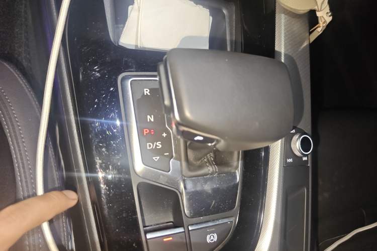 Used Audi A5 2022 Coupe 40 TFSI Fashion Dynamic Model Gear Lever