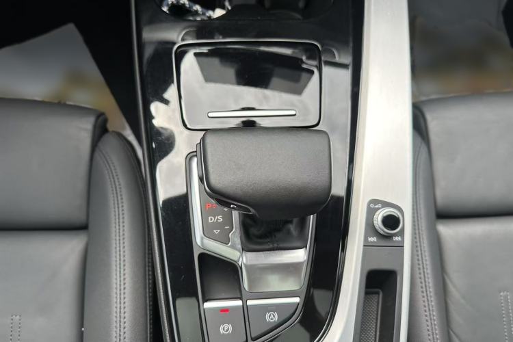 Used Audi A5 2022 Sportback 40 TFSI quattro Luxury Dynamic Model Gear Lever