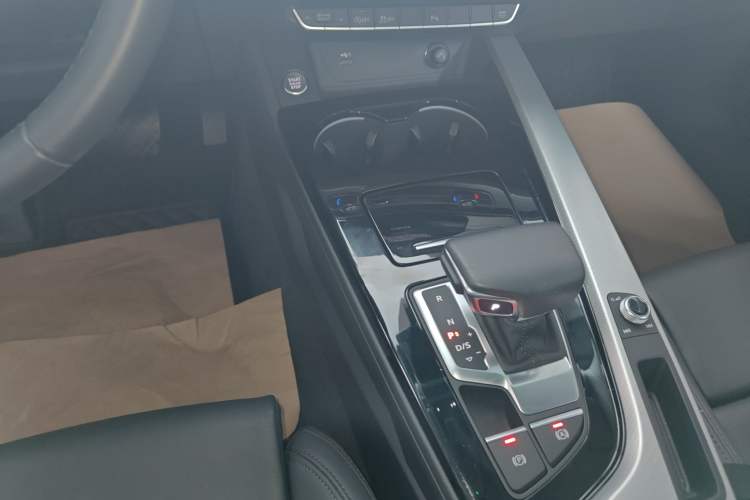 Used Audi A5 2022 Coupe 40 TFSI Fashion Dynamic Model Gear Lever