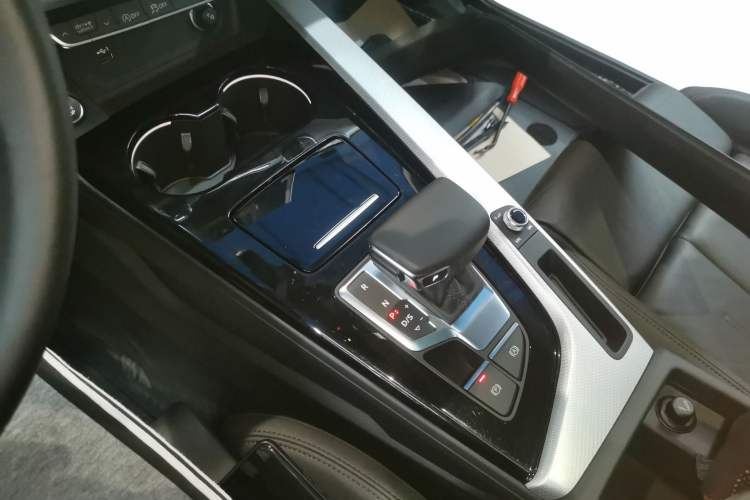 Used Audi A5 2022 Sportback 40 TFSI Fashionable and Dynamic Model Gear Lever