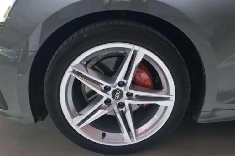 Used Audi A5 2022 Coupe 40 TFSI Fashion Dynamic Model Left Front Wheel Hub