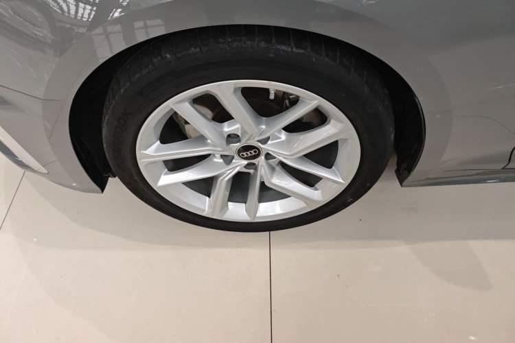 Used Audi A5 2022 Sportback 40 TFSI Fashionable and Dynamic Model Left Front Wheel Hub