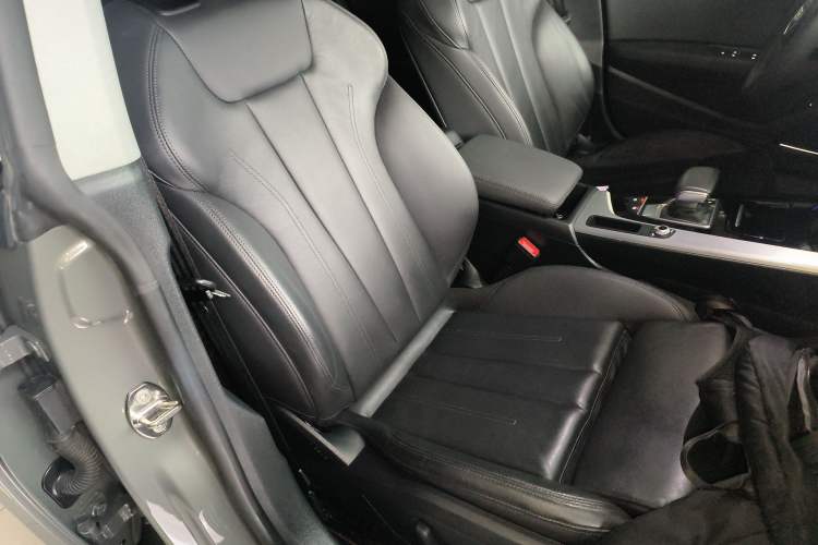 Used Audi A5 2022 Sportback 40 TFSI quattro Luxury Dynamic Model Right Front Seat
