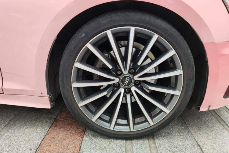 Used Audi A5 2022 Sportback 40 TFSI quattro Luxury Dynamic Model Right Front Wheel Hub