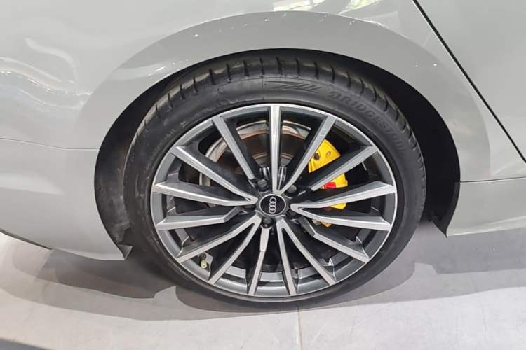 Used Audi A5 2022 Sportback 40 TFSI quattro Luxury Dynamic Model Right Rear Wheel Hub