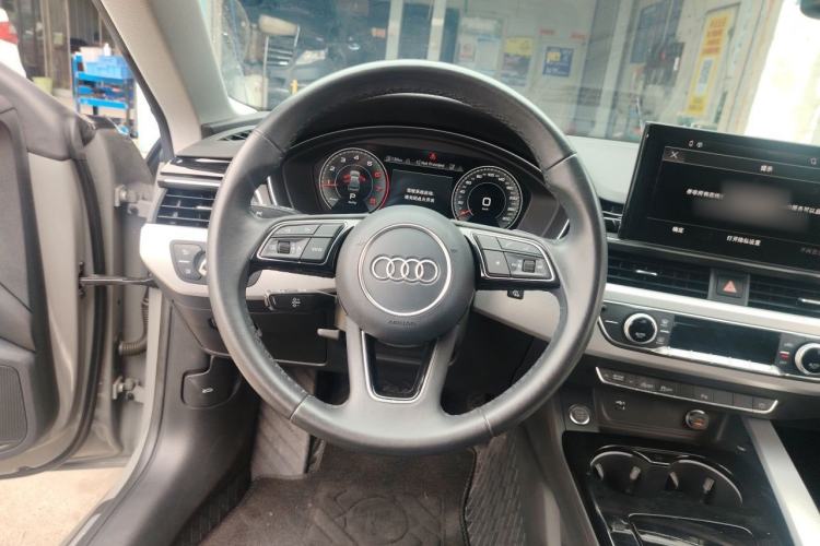 Used Audi A5 2022 Sportback 40 TFSI Fashionable and Dynamic Model Steering Wheel