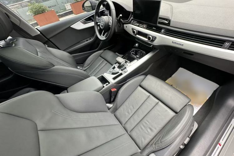 Used Audi A5 2022 Sportback 40 TFSI quattro Luxury Dynamic Model Steering Wheel