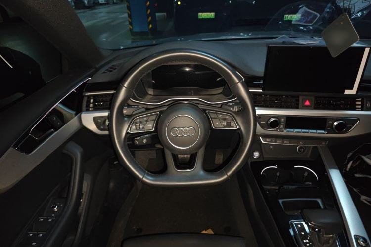 Used Audi A5 2022 Sportback 40 TFSI Stylish and Elegant Model Steering Wheel