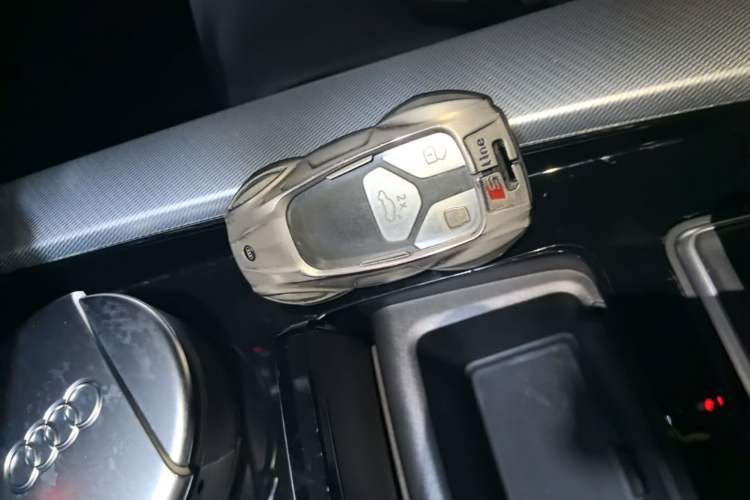 Used Audi A5 2022 Coupe 40 TFSI Fashion Dynamic Model Vehicle Key