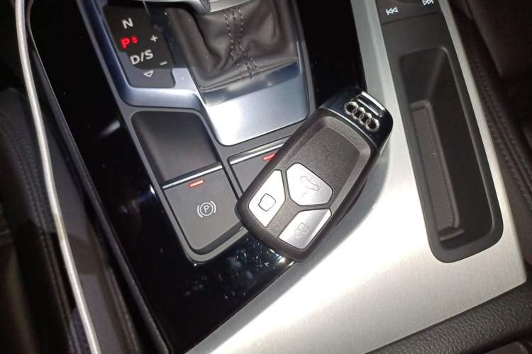 Used Audi A5 2022 Sportback 40 TFSI quattro Luxury Dynamic Model Vehicle Key