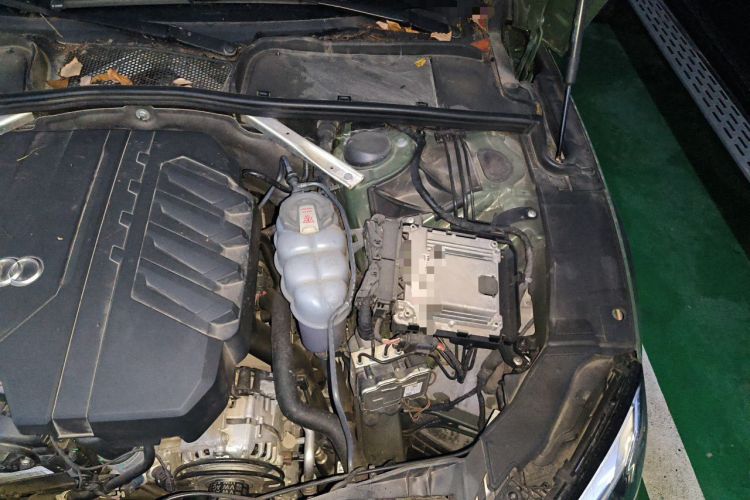 Used Audi A5 2022 Sportback 40 TFSI quattro Luxury Dynamic Model Engine Bay Left