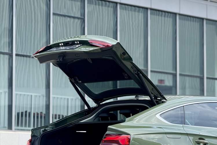Used Audi A5 2022 Sportback 40 TFSI Stylish and Elegant Model Exterior 6