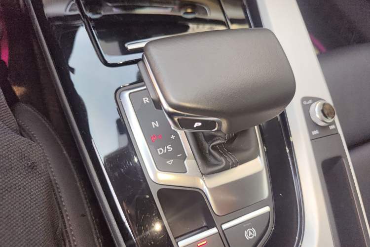 Used Audi A5 2022 Sportback 40 TFSI quattro Luxury Dynamic Model Gear Lever