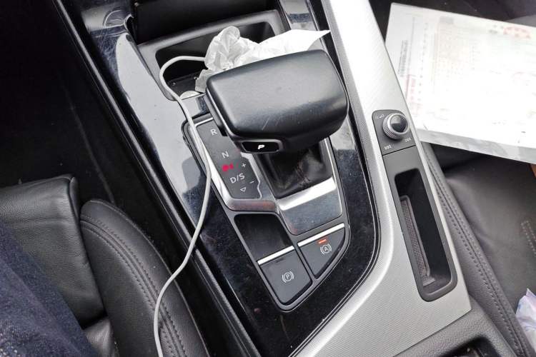 Used Audi A5 2022 Sportback 40 TFSI Fashionable and Dynamic Model Gear Lever